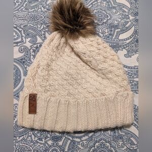 NWOT Roxy Knit Beanie with Pom